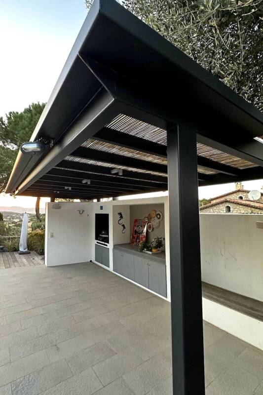 Design, raffinée, résistante, harmonieuse, contemporaine – Antibes