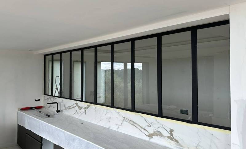 Design, stable, épurée, majestueuse, chaleureuse – Mougins