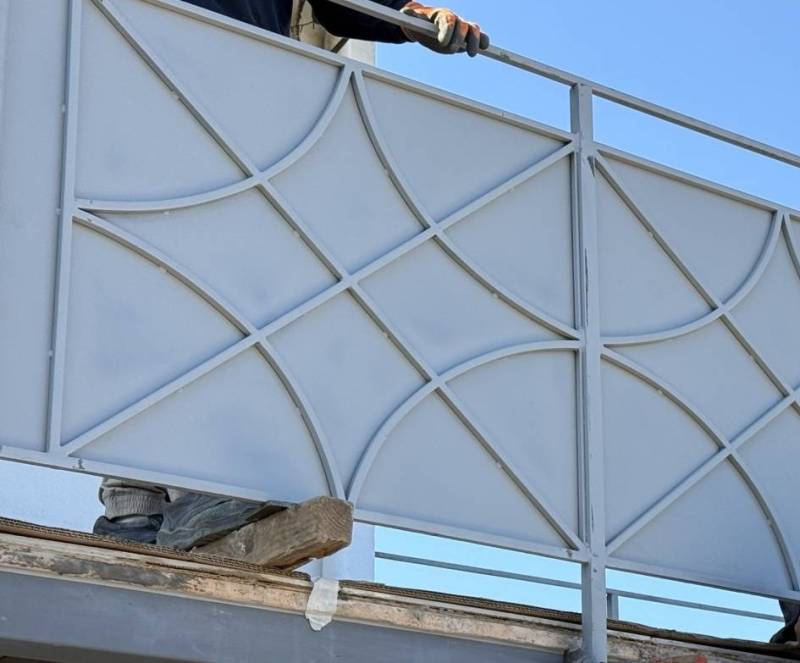 Garde-corps, fer forgé, SUDECOR artisanat, tradition, design sur mesure pour sublimer votre espace.