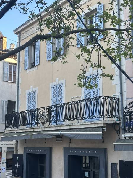 Garde-corps en fer forgé sur mesure Art Deco à Vallauris, Place de l'Homme au Mouton