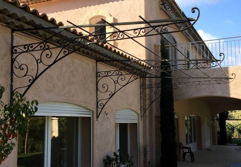 Charmeuse, rustique, élégante, artisanale, équilibrée – Fréjus