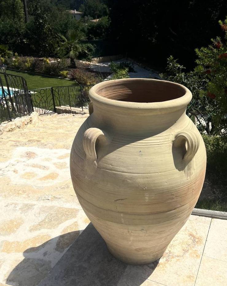 Design, moderne, équilibrée, décorative, prestigieuse – Cannes