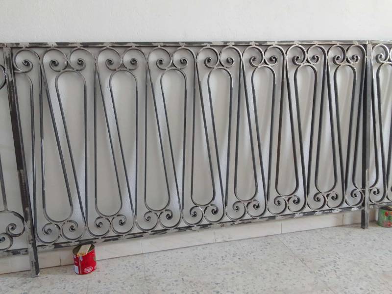 Garde-corps en fer forgé élégant et sécurisé pour sublimer vos extérieurs à Nice