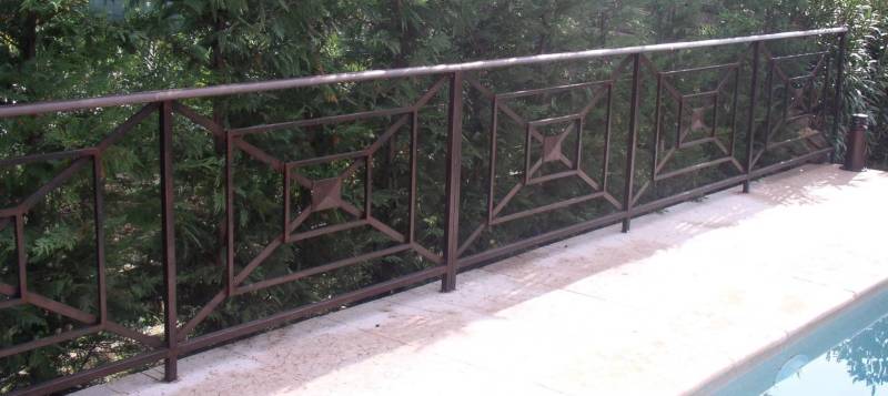 Garde-corps en fer forgé sur mesure réalisé, posé et sécurisé à Nice, Côte d'Azur