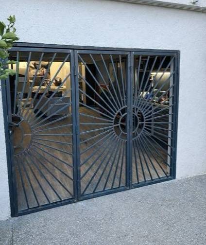 Grille de fenêtre, Autentique